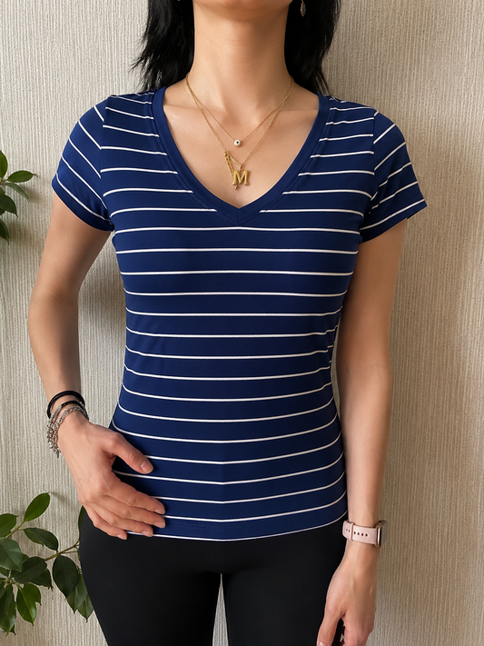 Çizgili V Yaka Kısa Kollu Basic T-Shirt