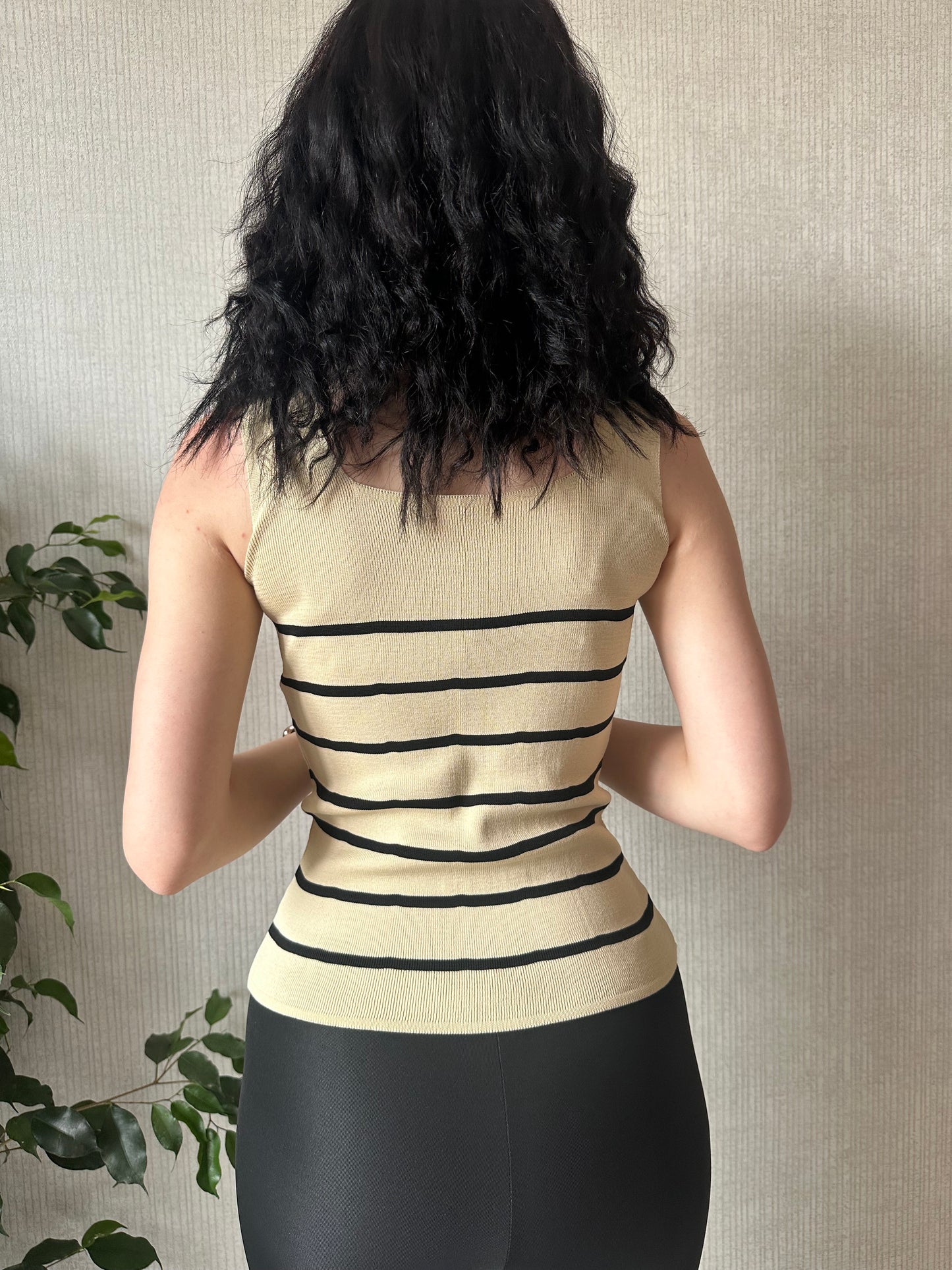 Modern Kesim İnce Çizgili Triko Atlet